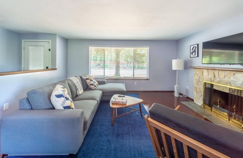 Mercer Island House | Perfect 3BR House in Mercer Island w/ Outdoor Area