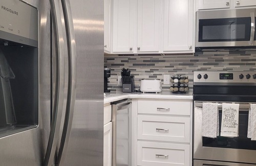 Montgomery Apartment | Perfect 4BR City Escape Close to Attractions & DT!