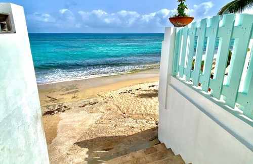 Aguacate Villa | Perfect 5 Bedroom Vacation Tropical Paradise at Shacks Beach