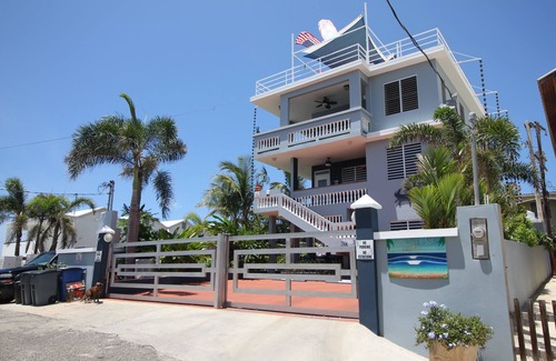 Aguacate Villa | Perfect 5 Bedroom Vacation Tropical Paradise at Shacks Beach