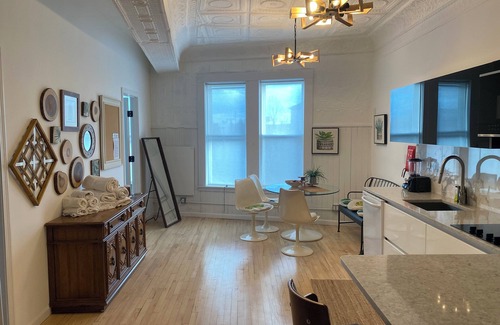 West End - West Side Apartment | Perfect Apartment in vibrant city.High ceilings beautifully designed 2 bedroom’s