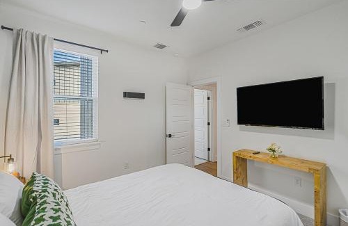 East MLK House | Perfect Austin Townhome,12 min to Downtown