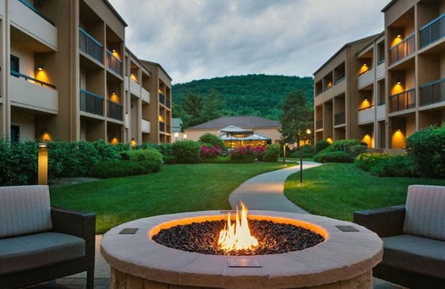 Mahwah House | Perfect Base for Visits to Ramapo Powerlinez Climbing Area! 4 Units w/ Parking!