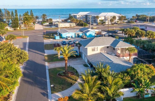 Satellite Beach House | PERFECT BEACH GETAWAY for 6-10