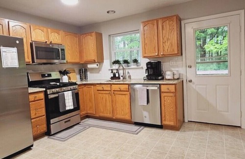 Pocono Summit House | Perfect Cabin in Pocono Summit