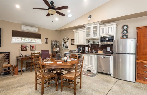 Graton Cottage | Perfect Charming Cottage on a Quiet Country Lane in Sebastopol