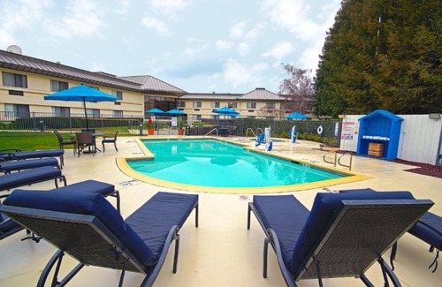 Walnut Creek House | Perfect combination of comfort and convenience!