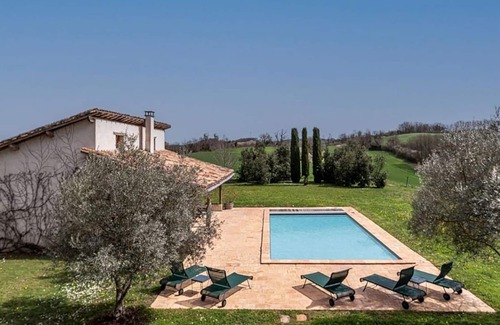 Montdurausse Villa | Perfect Countryside Retreat, Private Heated Pool & Panoramic Views - 5mins from Monclar-de-Quercy!