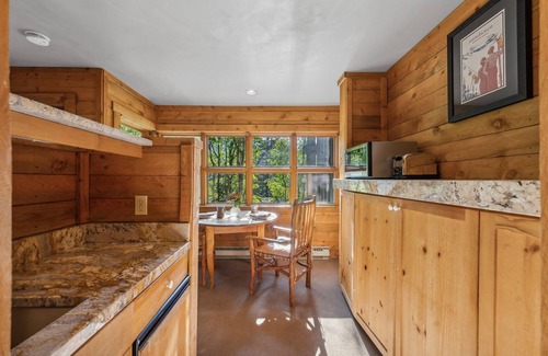 Sundance Condo | PERFECT COUPLES RETREAT W/HOT TUB & FIREPLACE- SUNDANCE COTTAGE