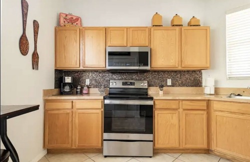 Lake Bernadette House | Perfect Cozy Townhome with Clubhouse & Golf course