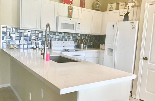 Laguna Vista Villa | Perfect Destination - 8 GH
