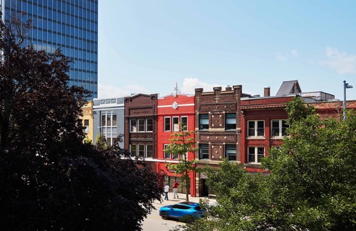 Downtown Toledo Apartment | Perfect downtown apartment for short and long-term stays!