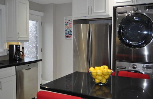 Alexandra Park Apartment | Perfect Downtown Toronto, Heart Of Queen West - 20 Minute Walk To CN Tower