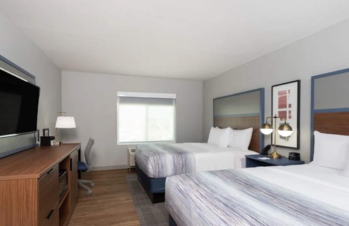 San Angelo House | Perfect Escape! 2 Relaxing Units, Outdoor Pool! Near San Angelo State Park