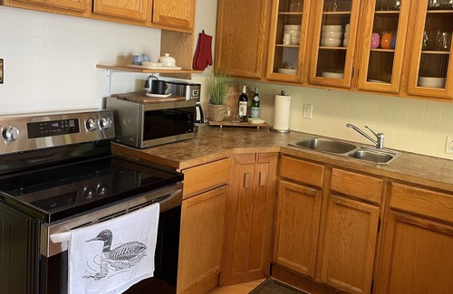 Marmora and Lake Cottage | Perfect Family Getaway on a Pristine Lake With Amazing Views and Swimming