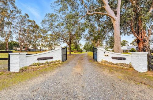 Cranboune South House | Perfect Family Getaway in Cranbourne South