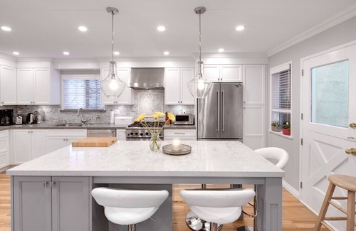 West Vancouver House | Perfect Family Reunion Home