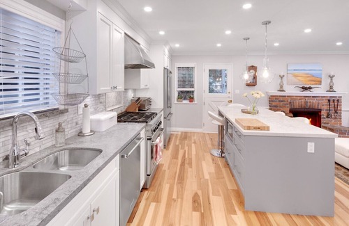 West Vancouver House | Perfect Family Reunion Home
