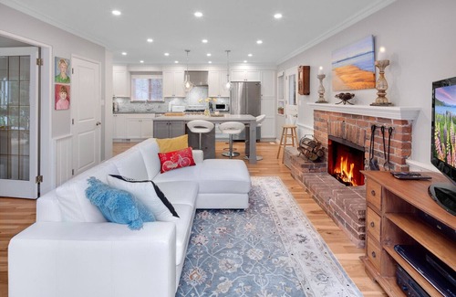 West Vancouver House | Perfect Family Reunion Home