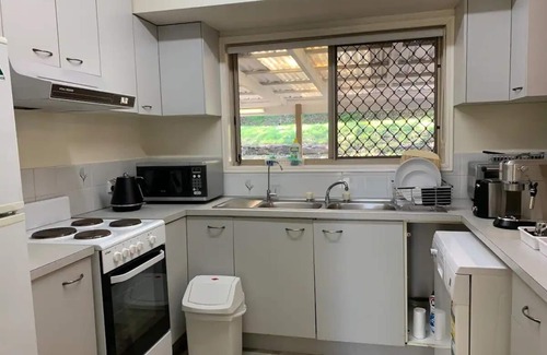 Carina House | Perfect Family Retreat near CBD & Airport