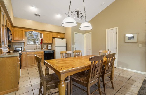 Branson West Apartment | Perfect for a Couples' Getaway! Full Condo + Connecting Suite with Kitchenette