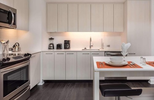 Reston Apartment | Perfect for Commuters | Heart of Reston | Town Center