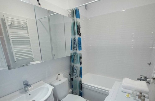Chiajna Apartment | Perfect for couples, adventurers or business travelers.