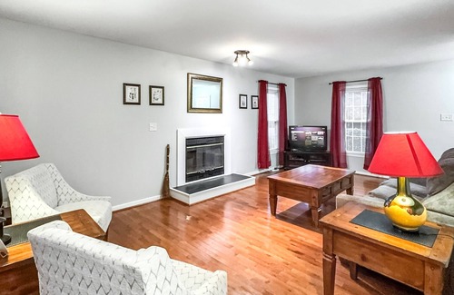 Innsbrook House | Perfect for Extended Stays! Pet Friendly!