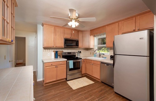 Clearwater House | ⭐️Perfect for Families & Groups⭐️7mi-Beach/DWTN🏖 BBQ⭐️Fire-Pit⭐️Dogs Welcome!