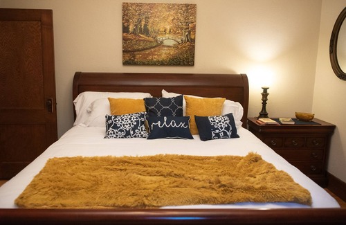 Winterset House | Perfect for Families, Friends, and Getaways!