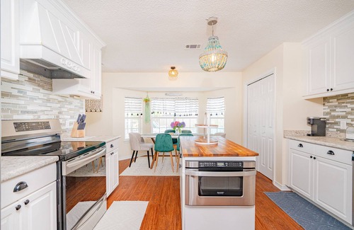 Pensacola House | Perfect for FamiliesnPrivate Pool, Hot tub, Fenced Yard, Pets ok, Near Beaches