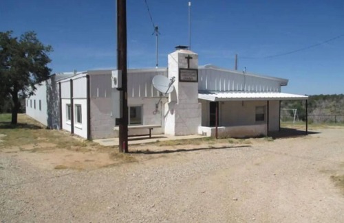 Whites City Cabin | Perfect for family reunions and retreats