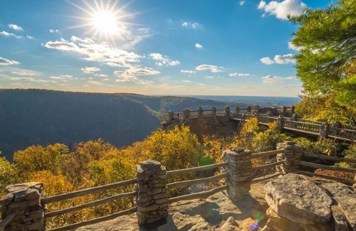 Morgantown Apartment | Perfect for Groups! 3BR/3BA Near WVU & Downtown