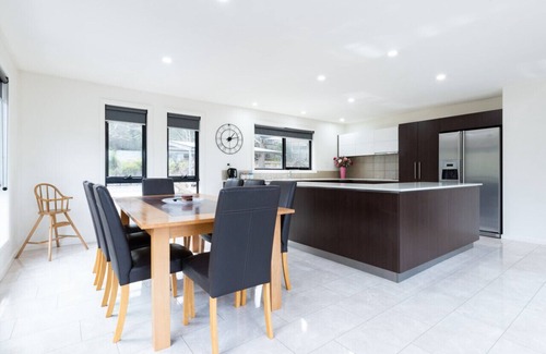 Norwood House | Perfect for groups and large families Sleeps 12