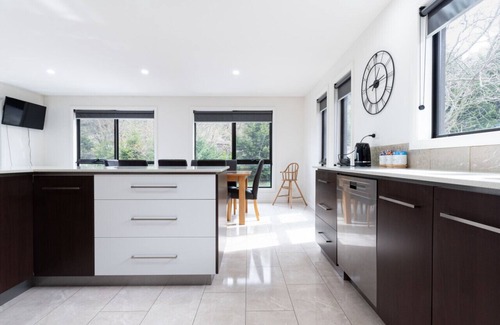 Norwood House | Perfect for groups and large families Sleeps 12