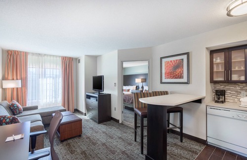 Christiana Apartment | Perfect for Groups! | Pool + Gym + Free Breakfast