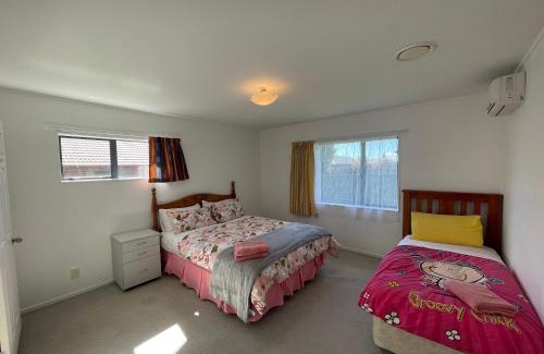 Owhata House | Perfect for Large Group-Near Redwood Forest