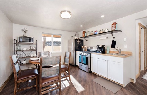 New Castle Apartment | Perfect for outdoor adventurers & couples; near Glenwood, hot springs & skiing