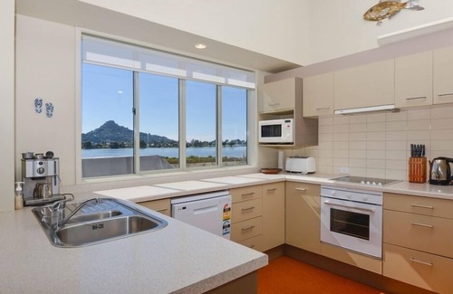Tairua House | Perfect for the golfer or the family beach holiday