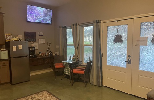 Kingsland House | PERFECT FOR THE TOTAL SOLAR ECLIPSE: Cozy 1-bedroom house in fantastic Kingsland
