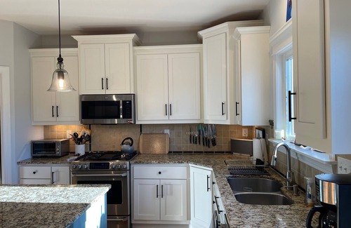 Charlottesville House | Perfect for UVA Graduation! Walking distance to Football Stadium and Grounds.