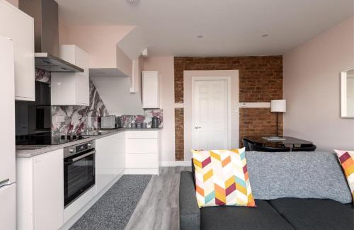 Gillingham Apartment | Perfect for Work Travel - 5 Star - Apartment D