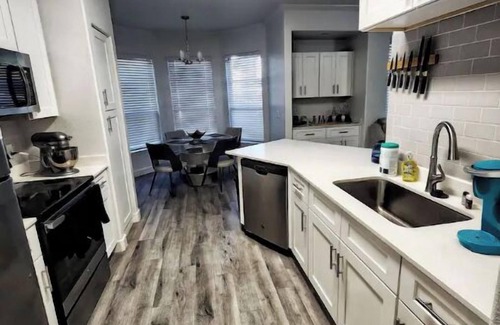 Glendale Sports and Entertainment District Apartment | Perfect getaway for your getaway