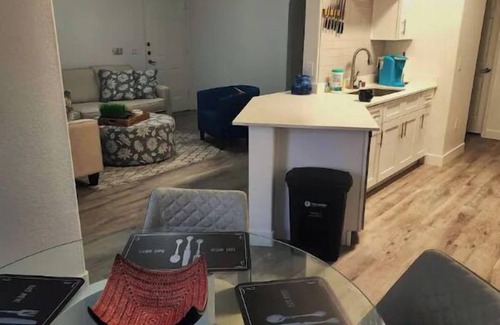 Glendale Sports and Entertainment District Apartment | Perfect getaway for your getaway