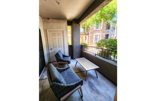 Glendale Sports and Entertainment District Apartment | Perfect getaway for your getaway