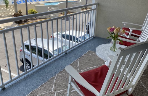 Ruskin Apartment | Perfect getaway w/pool, hot tub and world class views