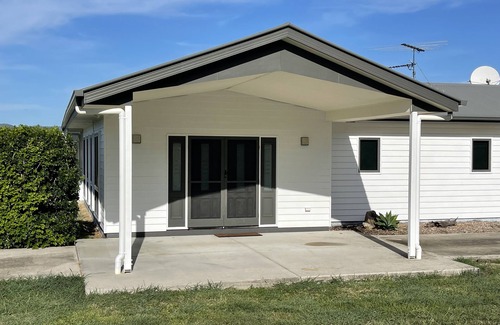 Hazeldean House | Perfect Getaway - Water Skiers Delight
