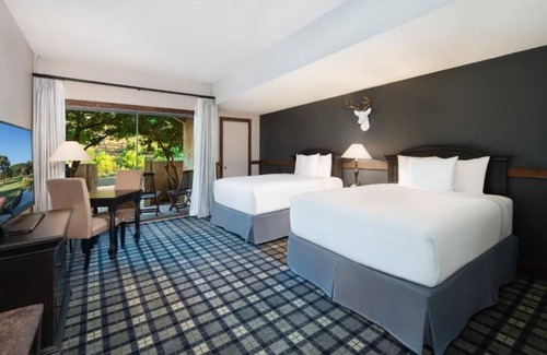 Boerne Hotel | Perfect Golfer's Haven: High-End Resort With Championship On-site Course