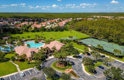 Botanica Lakes House | Perfect home away from home. Spacious clean home w/upscale community amities.