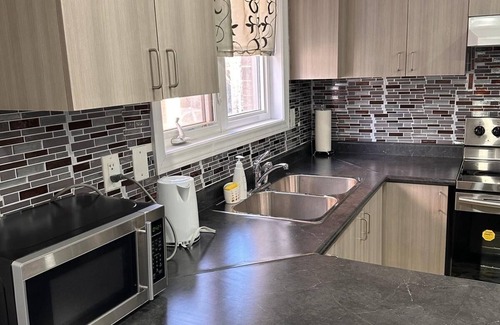 Brampton House | Perfect Home for Your Next Chapter at Golden Beautiful Home.